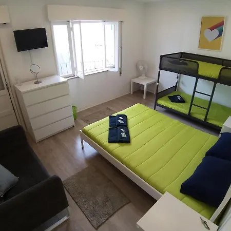 Theorynomad Al Hostel